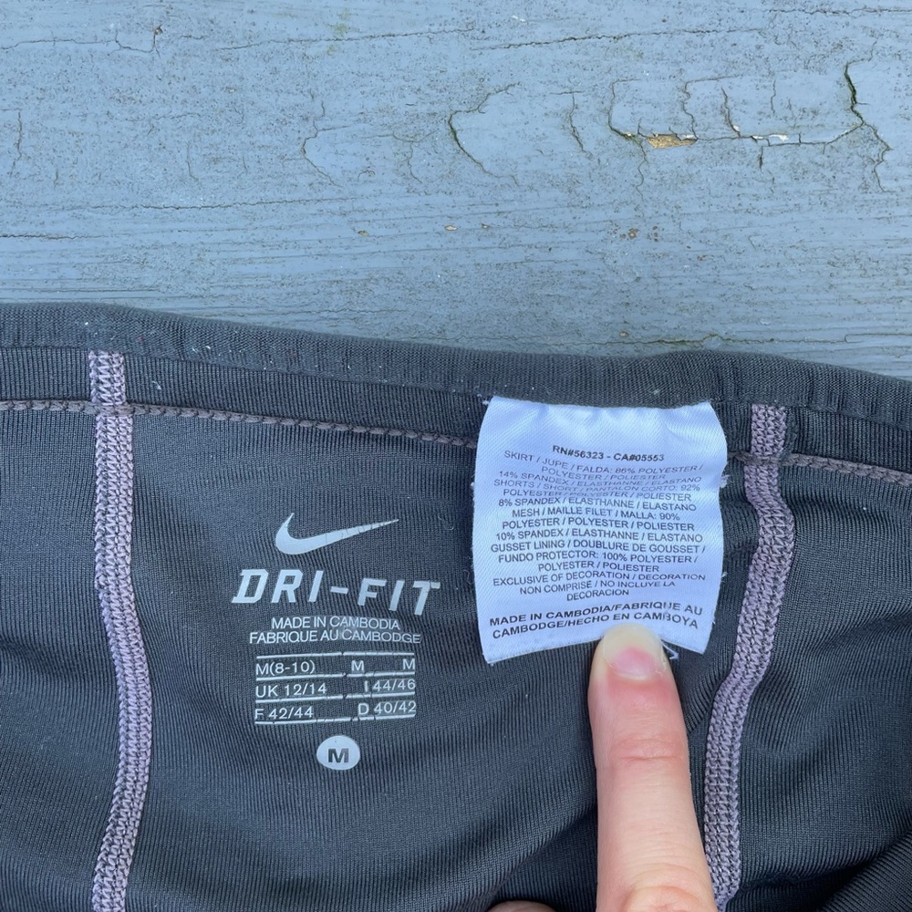 WM - Grey Adidas Running Skirt / Tennis Skirt - Picture 4 of 5